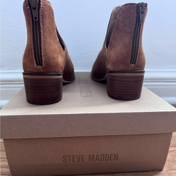 Steve Madden ankle boot with cut out - Picture 9 of 9